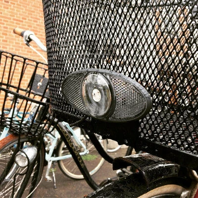 Feu Avant Sans Piles Sur Panier Vélo Reelight Nova – Image 3