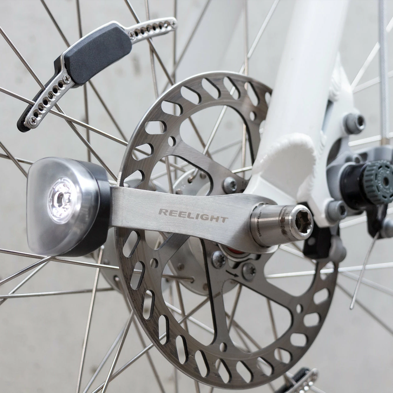 Lampes Vélo Sans Piles Sur Moyeu SL200 Reelight – Image 2